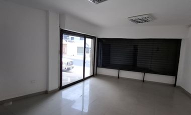 Manta, Alquilo Local Comercial