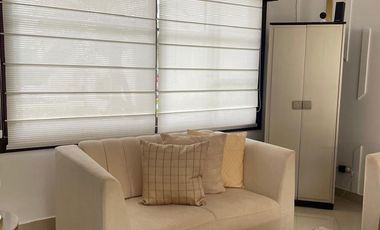 Manta, Vendo Hermosa Casa con Piscina en Urbanizacion Privada Amoblada