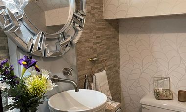 Manta, Vendo Hermosa Casa con Piscina en Urbanizacion Privada Amoblada