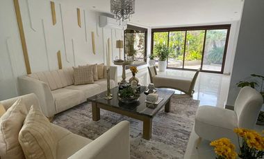 Manta, Vendo Hermosa Casa con Piscina en Urbanizacion Privada Amoblada