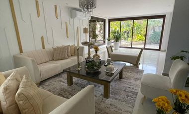 Manta, Vendo Hermosa Casa con Piscina en Urbanizacion Privada Amoblada