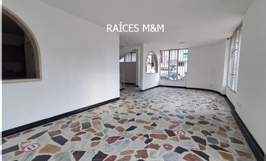 VENDO CASA DE 175 METROS2, 4 HABITACIONES, MAGNÍFICO PRECIO, ¡CERCA DE TODO!.