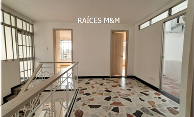 VENDO CASA DE 175 METROS2, 4 HABITACIONES, MAGNÍFICO PRECIO, ¡CERCA DE TODO!.