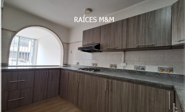 VENDO CASA DE 175 METROS2, 4 HABITACIONES, MAGNÍFICO PRECIO, ¡CERCA DE TODO!.