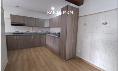VENDO CASA DE 175 METROS2, 4 HABITACIONES, MAGNÍFICO PRECIO, ¡CERCA DE TODO!.