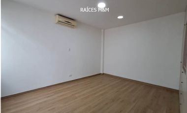 VENDO CASA DE 175 METROS2, 4 HABITACIONES, MAGNÍFICO PRECIO, ¡CERCA DE TODO!.