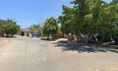 Casa En Venta , Col. Los Ángeles (Santa Fe), Mazatlán, Sinaloa, Remate Bancario