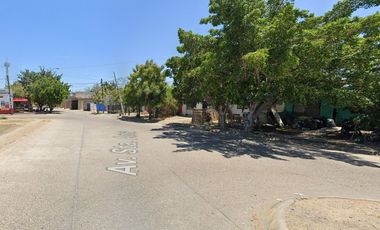 Casa En Venta , Col. Los Ángeles (Santa Fe), Mazatlán, Sinaloa, Remate Bancario