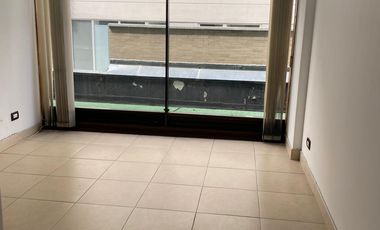 SE ARRIENDA   OFICINA  EXCELENTE UBICACION