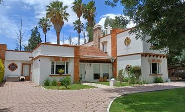 Residencia en venta con alberca privada en Tequisquiapan