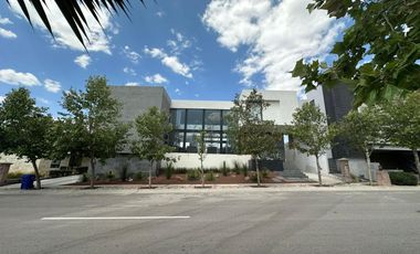 Casa en Renta Amueblada con sala de cine en Club de Golf La Loma.