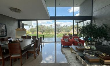 Casa en Renta Amueblada con sala de cine en Club de Golf La Loma.