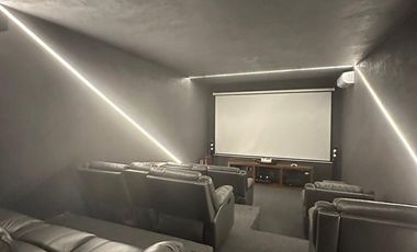 Casa en Renta Amueblada con sala de cine en Club de Golf La Loma.