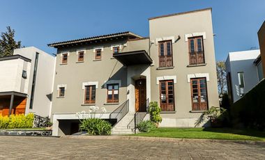 En venta, casa en el fraccionamiento Los Encinos