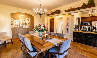 En venta, casa en el fraccionamiento Los Encinos