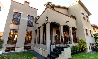 En venta, casa en el fraccionamiento Los Encinos