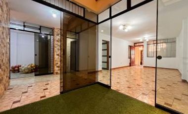 🏡 ALQUILER DE AMPLIO DEPARTAMENTO EN EXCELENTE UBICACIÓN – 1ER PISO URB. VILLA SOL 3ERA ETAPA