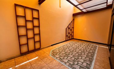 🏡 ALQUILER DE AMPLIO DEPARTAMENTO EN EXCELENTE UBICACIÓN – 1ER PISO URB. VILLA SOL 3ERA ETAPA