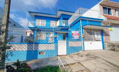 VENTA DE CASA GRANDE 5 RECAMARAS Y CON DEPARATAMENTO DE 1 RECAMARA, AMPLIO JARDIN