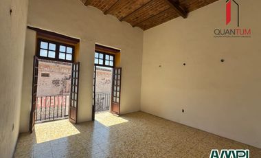 *RENTO CASA FRENTE A LA ENTRADA DEL MUSEO 