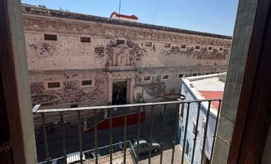*RENTO CASA FRENTE A LA ENTRADA DEL MUSEO 