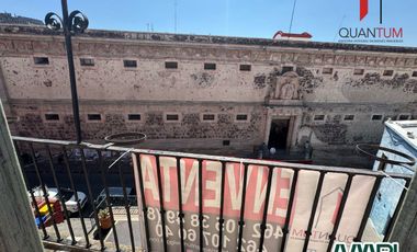 *RENTO CASA FRENTE A LA ENTRADA DEL MUSEO 
