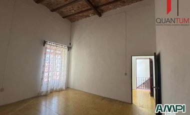 *RENTO CASA FRENTE A LA ENTRADA DEL MUSEO 
