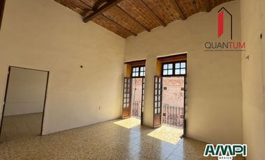 *VENDO CASA FRENTE A LA ENTRADA DEL MUSEO 