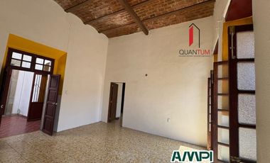 *VENDO CASA FRENTE A LA ENTRADA DEL MUSEO 