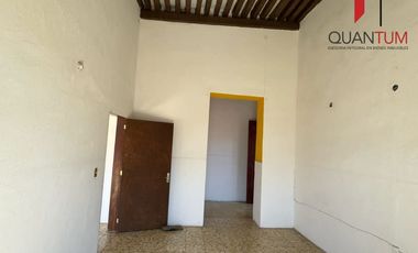 *VENDO CASA FRENTE A LA ENTRADA DEL MUSEO 