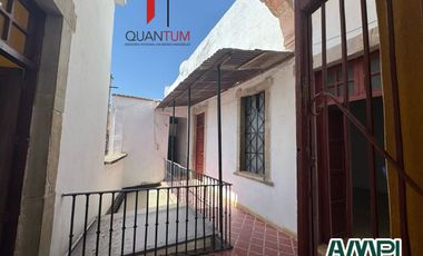 *VENDO CASA FRENTE A LA ENTRADA DEL MUSEO 