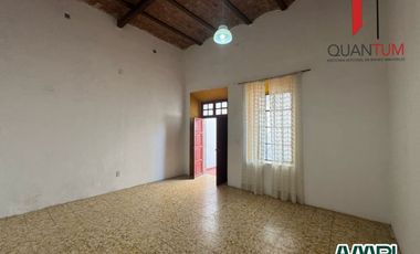 *VENDO CASA FRENTE A LA ENTRADA DEL MUSEO 