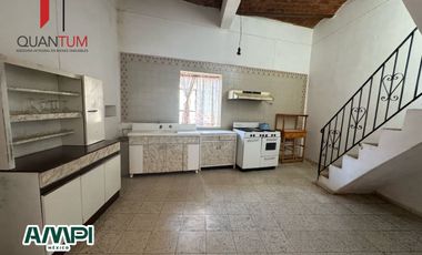 *VENDO CASA FRENTE A LA ENTRADA DEL MUSEO 