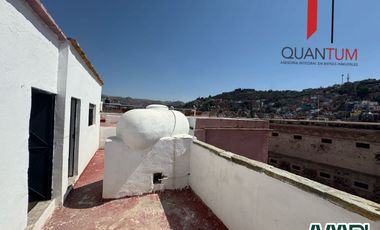 *VENDO CASA FRENTE A LA ENTRADA DEL MUSEO 