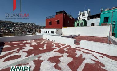 *VENDO CASA FRENTE A LA ENTRADA DEL MUSEO 