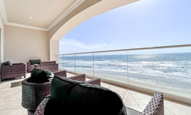CONDOMINIO EN VENTA  A LA ORILLA DEL MAR