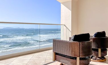CONDOMINIO EN VENTA  A LA ORILLA DEL MAR
