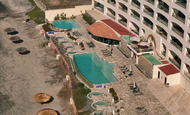 CONDOMINIO EN VENTA  A LA ORILLA DEL MAR