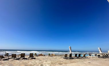 CONDOMINIO EN VENTA  A LA ORILLA DEL MAR
