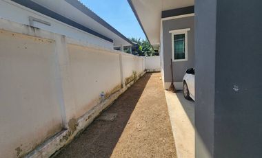 Single-Story House for Sale – 365 Golden Land Project, Rayong Prime location along Highway 36, Mabkha. Fully furnished and move-in ready at the lowest
