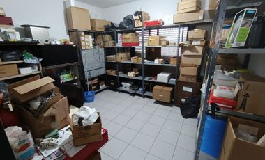 Venta 2 locales comerciales con 3 departamentos