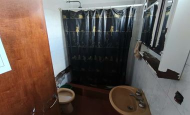 Venta 2 locales comerciales con 3 departamentos