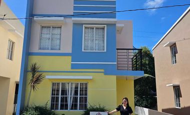 SINGLE ATTACHED HOUSE AND LOT WITH BALCONY IN IMUS CAVITE