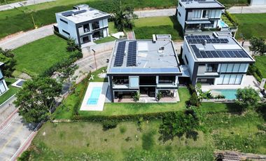 VENTA DE LOTE EN CONDOMINIO PARKHOUSE