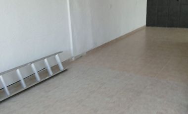 CASA HABITACION DE 2 NIVELES, EXCELENTE UBICACIÓN  (HACIA LA SALIDA A LEON)