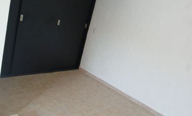 CASA HABITACION DE 2 NIVELES, EXCELENTE UBICACIÓN  (HACIA LA SALIDA A LEON)