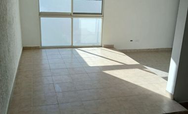 CASA HABITACION DE 2 NIVELES, EXCELENTE UBICACIÓN  (HACIA LA SALIDA A LEON)