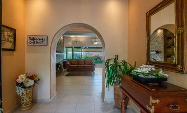 Espectacular casa recientemente remodelada, precio reducido en Mission Chulavista!