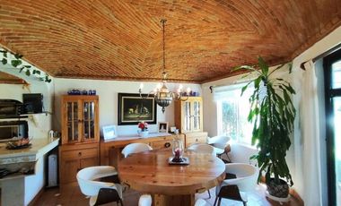 Casa colonia en venta con alberca común en Tequisquiapan