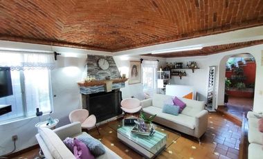 Casa colonia en venta con alberca común en Tequisquiapan